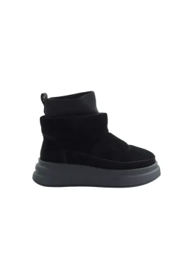 Goe Dam. BLACK