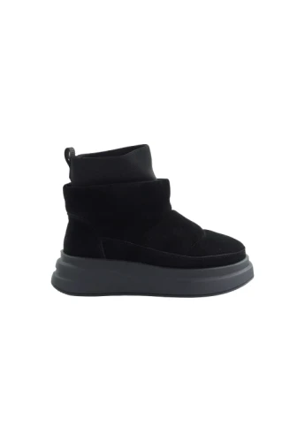 Goe Dam. BLACK